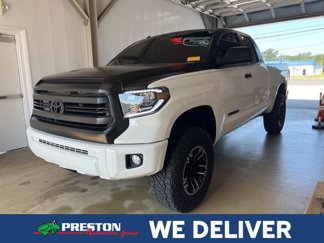 Used 2017 Toyota Tundra SR5 image 1