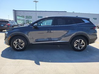 Used 2023 Kia Sportage LX image 1