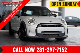 Used 2022 MINI Cooper 4-Door Hardtop image 1