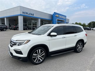 Used 2017 Honda Pilot Touring image 1