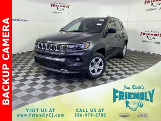 Used 2022 Jeep Compass Latitude image 1