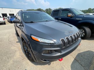 Used 2017 Jeep Cherokee Trailhawk w/ Comfort/Convenience Group image 1