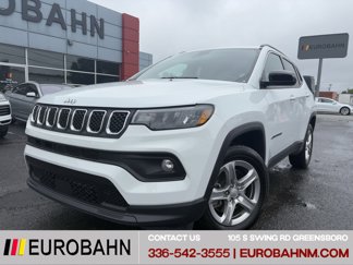 Used 2023 Jeep Compass Latitude image 1