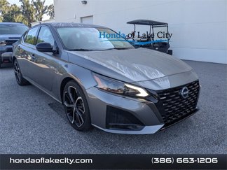 Used 2023 Nissan Altima 2.5 SR image 1