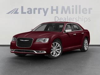 Used 2018 Chrysler 300 Touring L image 1
