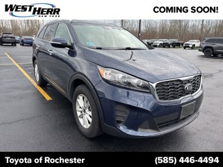 Used 2019 Kia Sorento LX w/ LX Convenience Package image 1
