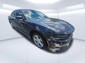 Used 2018 Dodge Charger SXT image 1