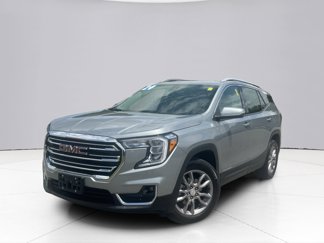 Used 2024 GMC Terrain SLT w/ Infotainment Package II image 1
