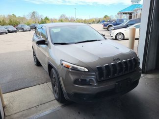 Used 2017 Jeep Cherokee Sport image 1