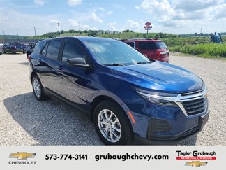 Used 2022 Chevrolet Equinox LS image 1