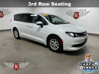 Used 2022 Chrysler Voyager LX image 1