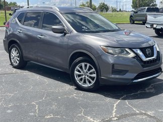 Used 2019 Nissan Rogue SV image 1