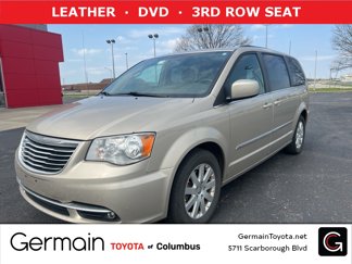 Used 2016 Chrysler Town & Country Touring image 1