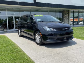 Used 2022 Chrysler Voyager LX image 1