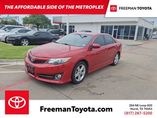 Used 2013 Toyota Camry SE image 1