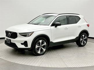Certified 2023 Volvo XC40 B5 Plus image 1