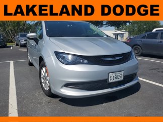 Used 2023 Chrysler Voyager LX image 1