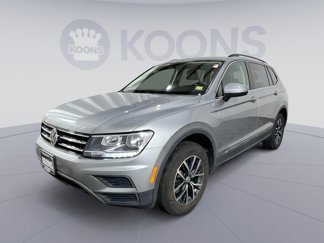 Used 2020 Volkswagen Tiguan SE w/ Panoramic Sunroof Package image 1