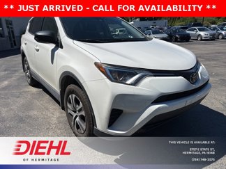 Used 2017 Toyota RAV4 LE image 1