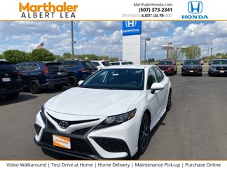 Used 2021 Toyota Camry SE image 1
