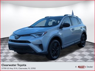 Used 2017 Toyota RAV4 LE image 1