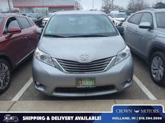 Used 2012 Toyota Sienna XLE image 1