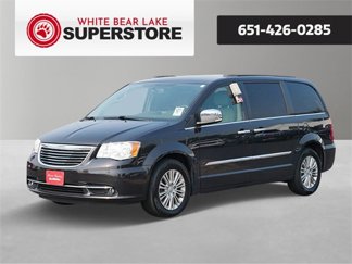 Used 2015 Chrysler Town & Country Touring-L w/ Driver Convenience Group image 1