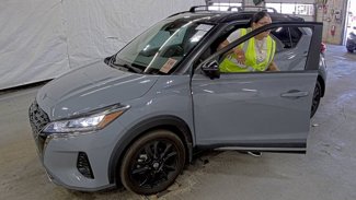 Used 2021 Nissan Kicks SR image 1