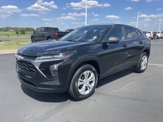 Used 2024 Chevrolet Trax LS image 1