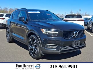 Certified 2022 Volvo XC40 T5 R-Design w/ Advanced Package image 1