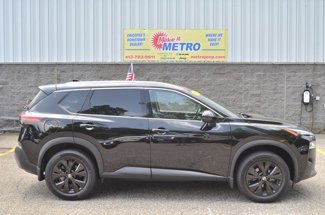 Used 2021 Nissan Rogue SV image 1