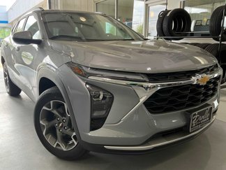 New 2025 Chevrolet Trax LT w/ Driver Confidence Package image 1