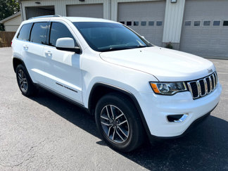 Used 2019 Jeep Grand Cherokee Laredo w/ 18" Wheel & 8.4" Radio Group image 1