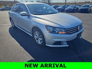 Used 2018 Volkswagen Passat 2.0T S w/ Driver Assistance Package image 1