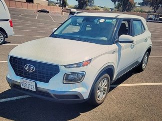 Used 2021 Hyundai Venue SE image 1