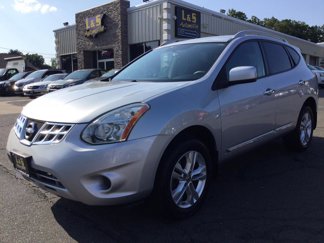 Used 2013 Nissan Rogue SV image 1