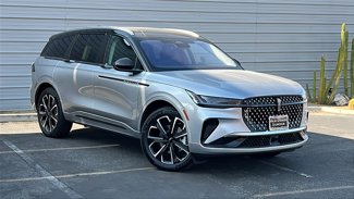 New 2025 Lincoln Nautilus Reserve image 1