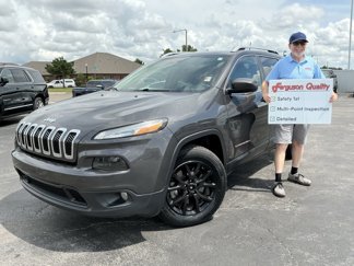 Used 2017 Jeep Cherokee Latitude image 1