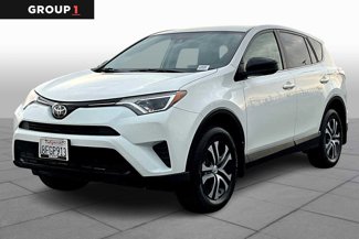 Used 2018 Toyota RAV4 LE image 1