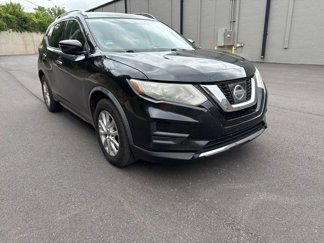 Used 2017 Nissan Rogue SV image 1