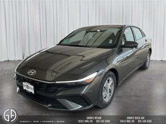 Used 2025 Hyundai Elantra SE w/ Cargo Package image 1