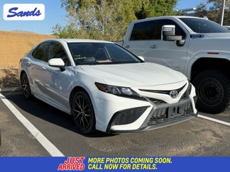 Used 2021 Toyota Camry SE image 1