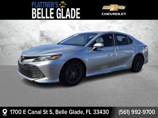 Used 2019 Toyota Camry LE image 1