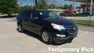Used 2009 Chevrolet Traverse LS image 1
