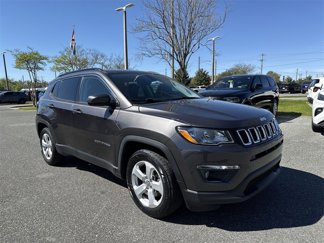 Used 2019 Jeep Compass Latitude image 1