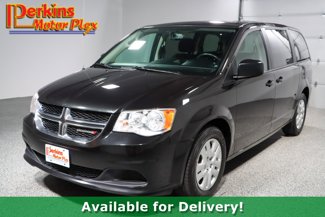 Used 2018 Dodge Grand Caravan SE w/ UConnect Hands-Free Group image 1