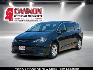 Used 2023 Chrysler Voyager LX image 1