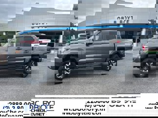 Used 2018 Toyota Tacoma TRD Off-Road image 1
