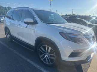 Used 2016 Honda Pilot Touring image 1