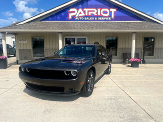 Used 2019 Dodge Challenger SXT w/ Plus Package image 1